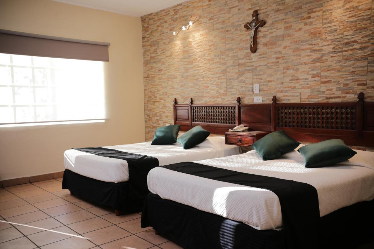 Hotel Posada Santa Fe Sabinas 外观 照片